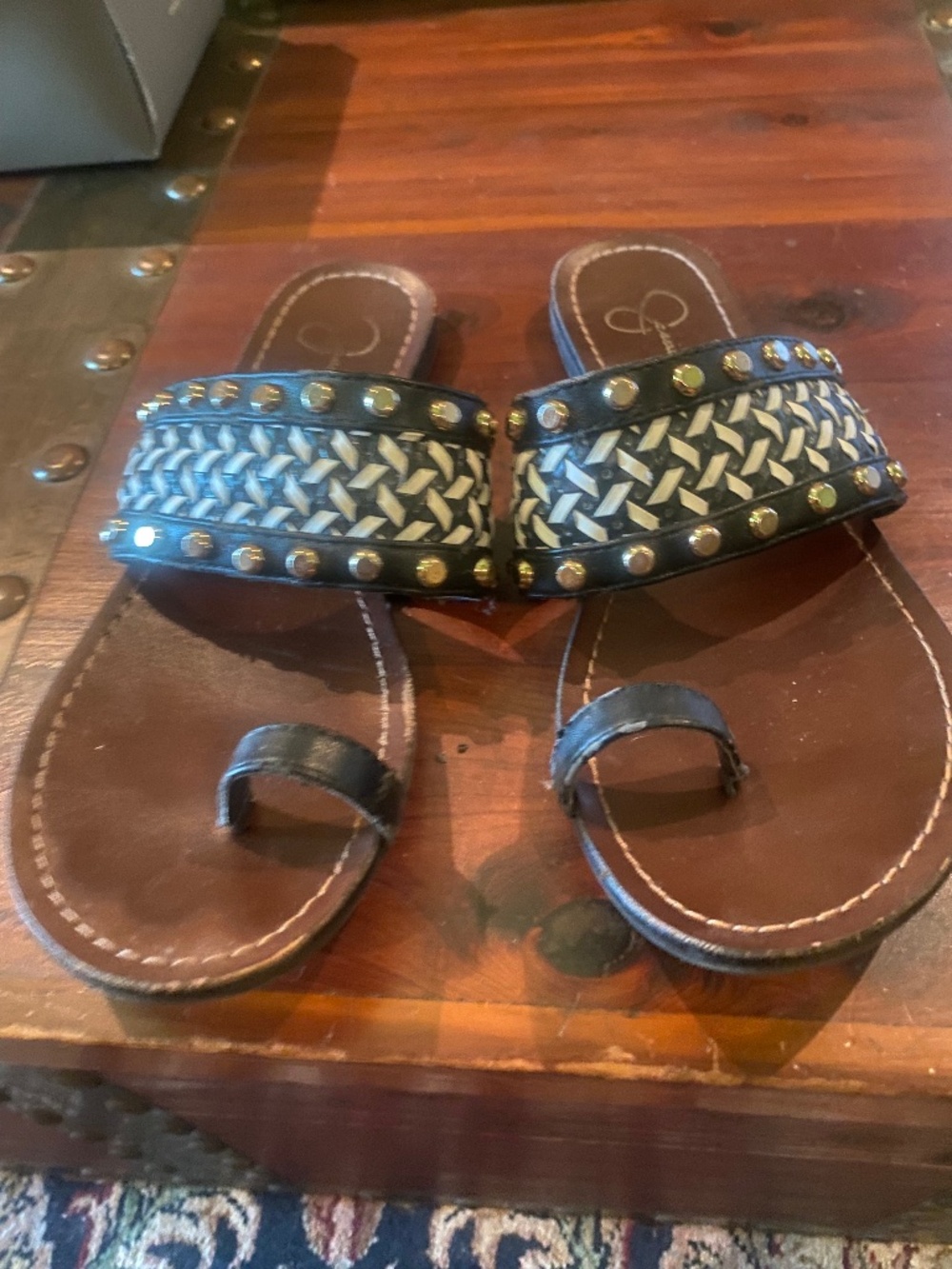 Great sandals with Toe Band